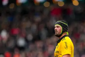 Grégory Alldritt moves further away from a France start against South Africa