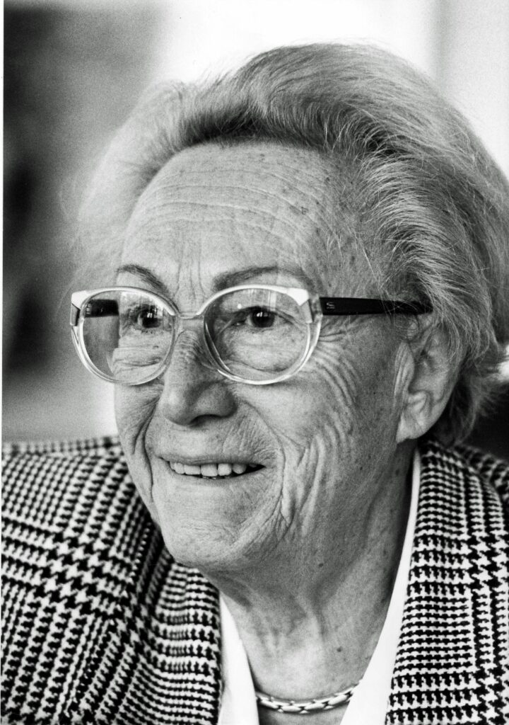 EVELYNE JEAN BAYLET