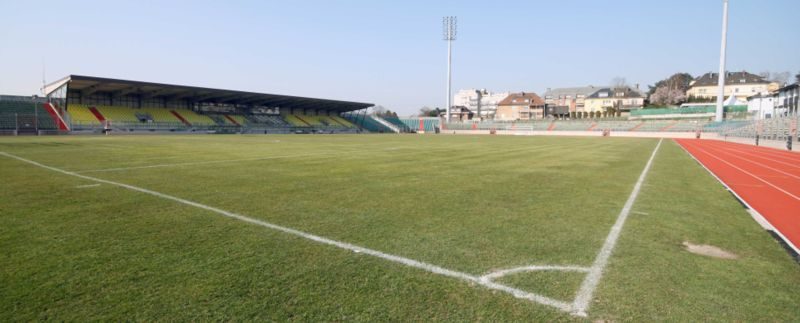 STADE MUNICIPAL - Pechbonnieu