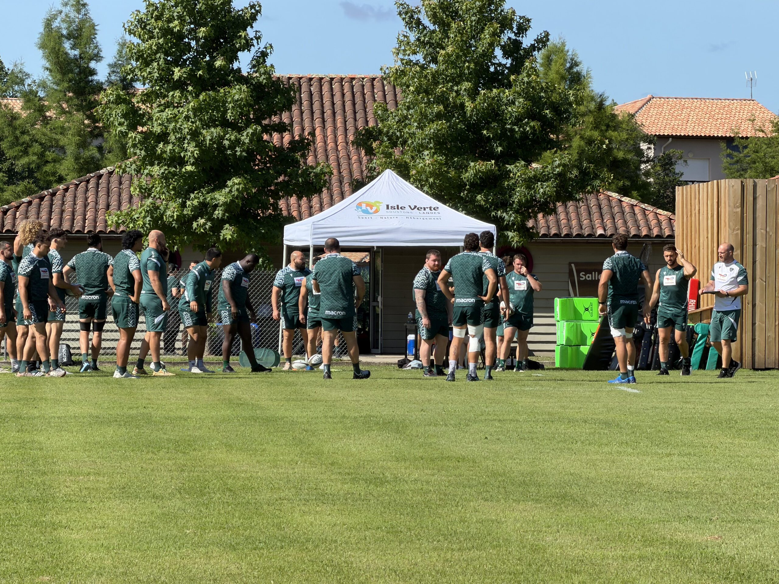 In Soustons, Pau fine-tuned their game before taking on Racing 92