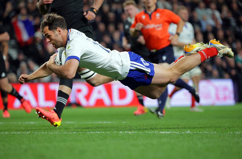 France go down fighting against the All Blacks