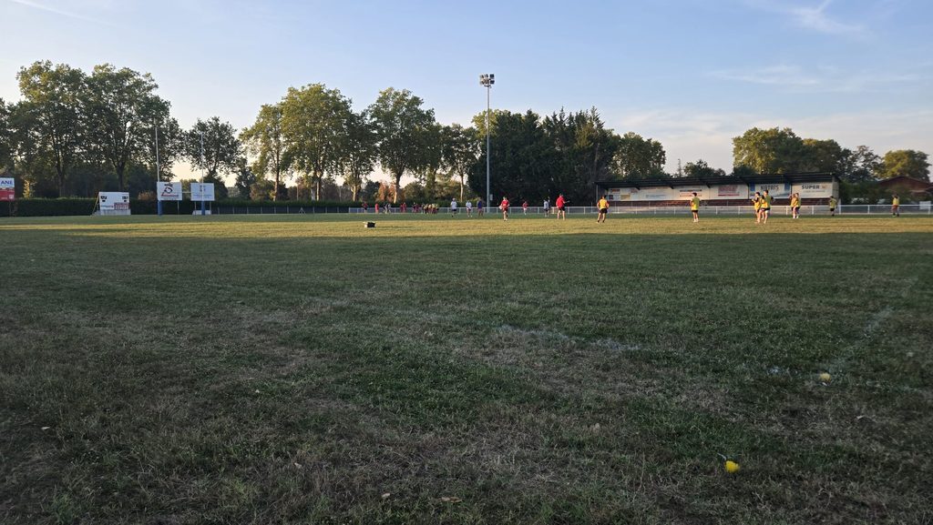 Lombez Samatan Club's first training session back, on the pitch at the end of the day